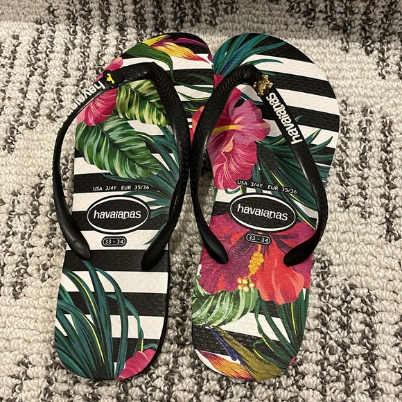 Girls Havaianas With Custom Charms - 33/34 - Picture 4 of 5